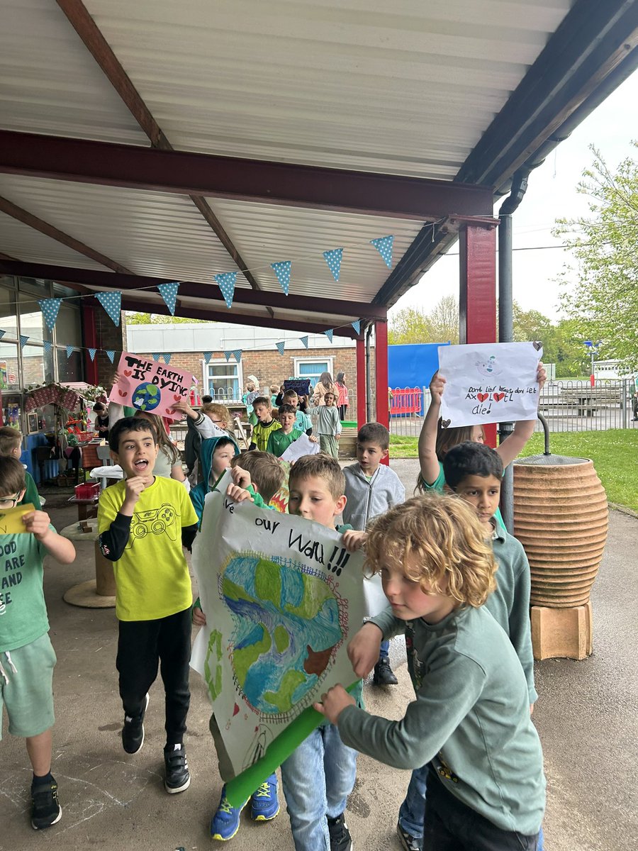 #Year3 were shocked at the amount of litter we spotted during our nature walk. They were inspired to create posters and take part in a peaceful protest to stand up for our planet and encourage others to do the same! #EarthDay2024 #Hum @CscHumanities #EIC
