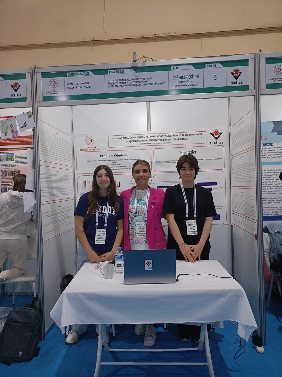 18. Tübitak Ortaokul Öğrencileri Araştırma Projeleri Yarışması İzmir Bölge Finaline kalan projemiz danışman öğretmenimiz Sema HOŞYİĞİT TURAN, ÖYG-2 Genel Yetenek öğrencileri Defne TOKMAKOĞLU ve Melek Ceylin ERKURT tarafından temsil edilmeye başlanmıştır.