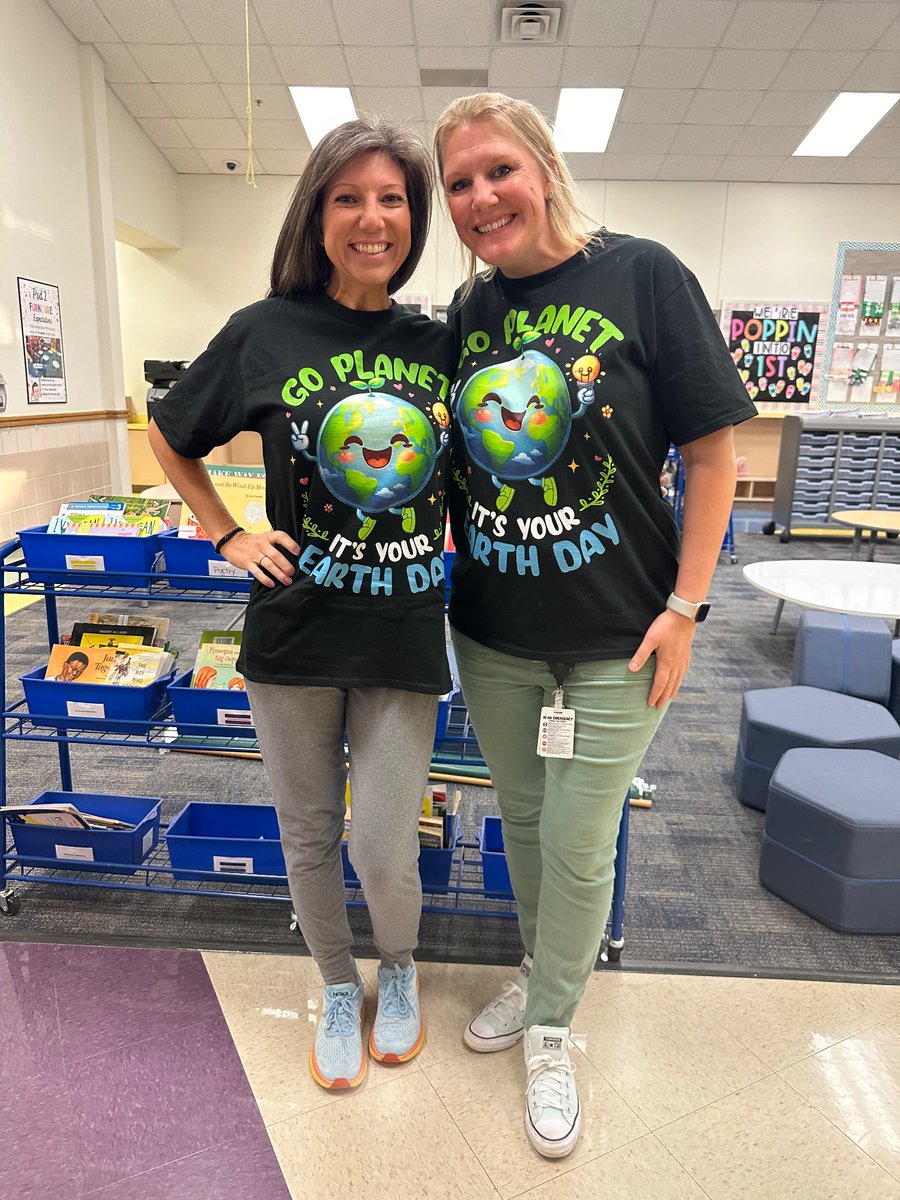 PetruninPreK's tweet photo. Happy Earth Day from Gunstream. Our Green Team celebrated by cleaning up the trash around our school. Here are some pics of our amazing crew! @GunstreamFrisco https://t.co/myTfTlMIPt