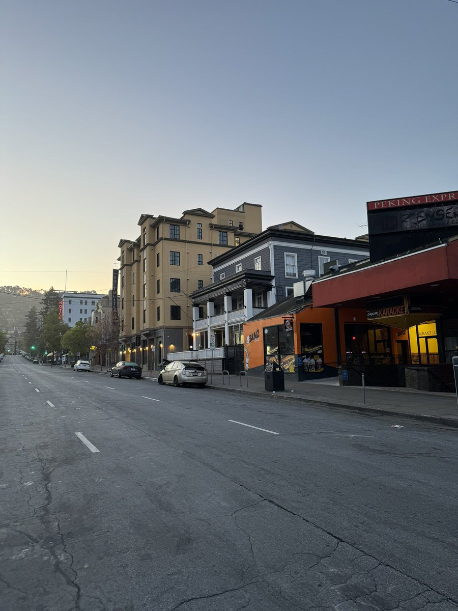 Good morning, California. 

For a great Simons Institute workshop on near-term #quantumcomputers, #faulttolerance, #benchmarking, #quantumadvantage and #quantumalgorithms.

simons.berkeley.edu/workshops/near…