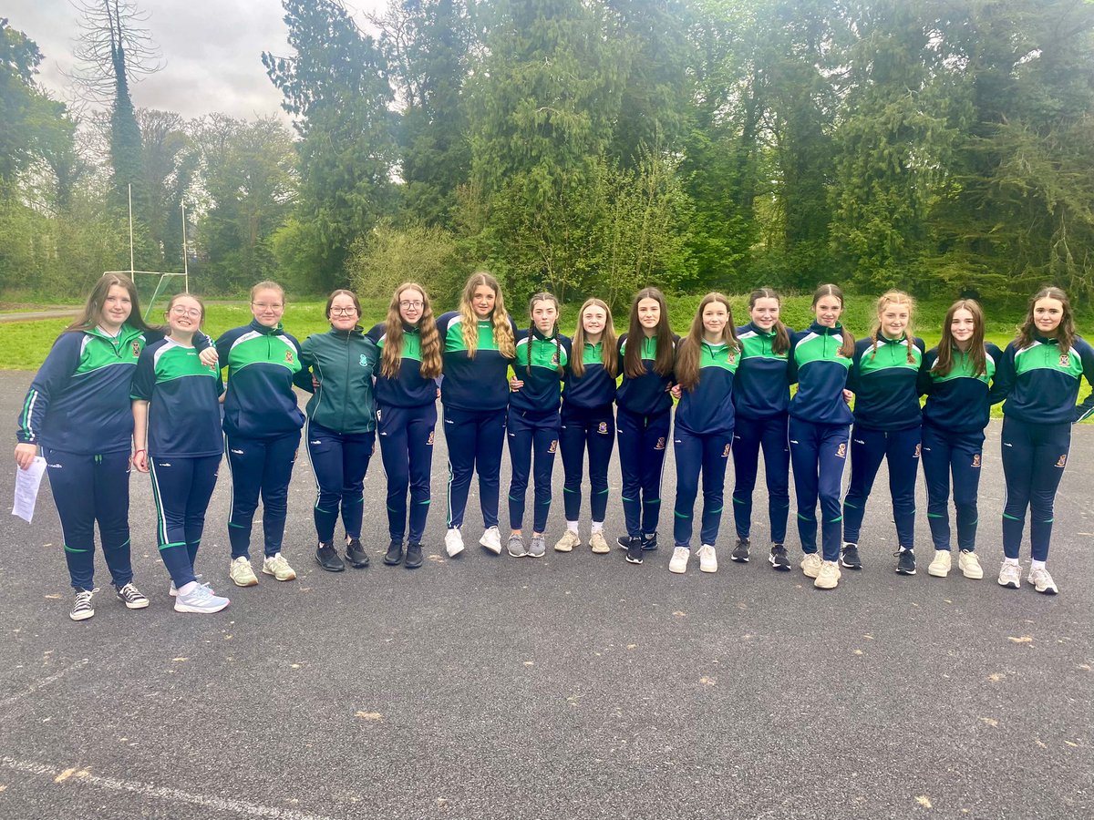 Our energetic 2nd Year PE students where enjoying the lovely weather today as they completed a trivia orienteering course around the school grounds. Well done girls 👏🏻👏🏻🤩 @lecheiletrust1 @stlouisnetwork #stlouiscmx #lecheile 💚