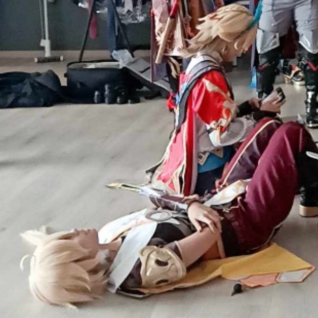 My friend caught me 'dead' during the photoshoot lol Might turn it into a meme 🤣