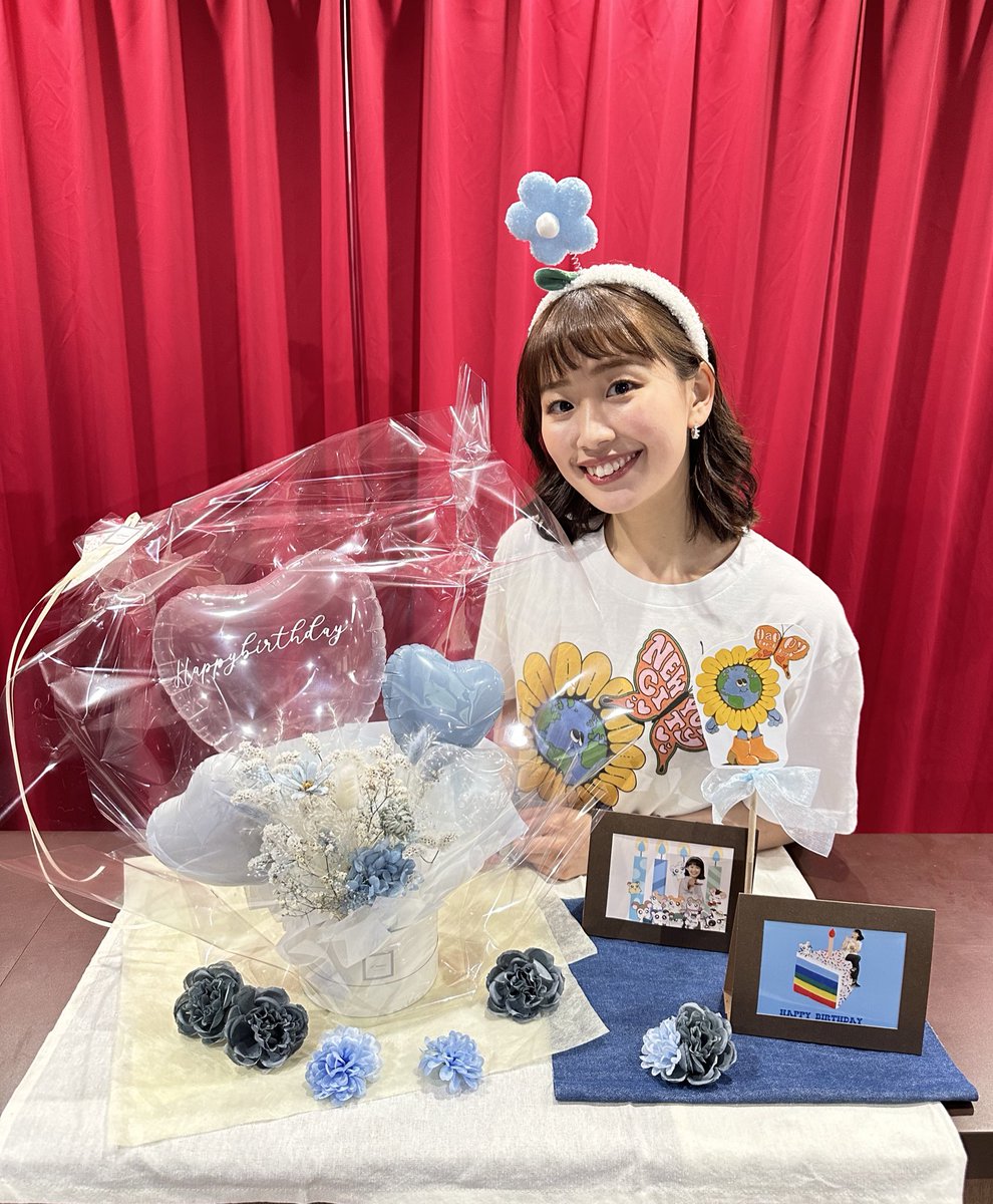 sasayaka_SDN's tweet photo. ほぼ1カ月ぶりだ🫢
本日もお越しくださりありがとうございました✨
早めのお祝いもありがとうございました🥹

信じられないけど来週今期ラスト、、
寂しすぎるよぉぉぉ。
ダイナーでの1年早すぎるんだけど何で笑

来週のラストもいつも通り楽しく踊りたいなっ😌
#月曜からはじマンデー https://t.co/0czzKIgxcj