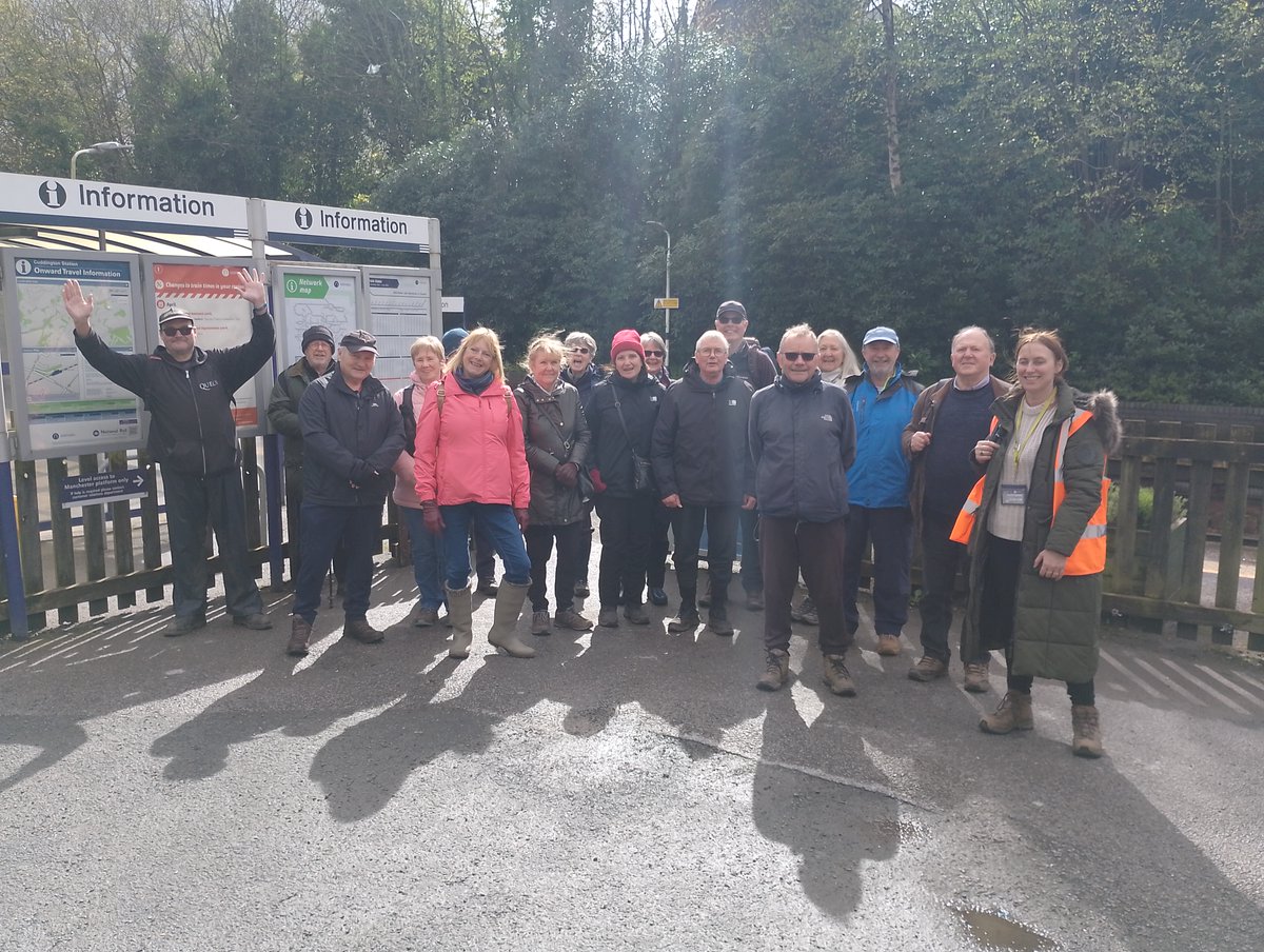 Blue skies for our walk from #cuddington to #delamere with Chris Mosely of @Go_CheshireWest incl. a stop at #delamerestationhouse 🙏 to @northernassist for the return tickets Contact chris.moseley@cheshirewestandchester.gov.uk if you wish to join a walk #midcheshirerailwayline