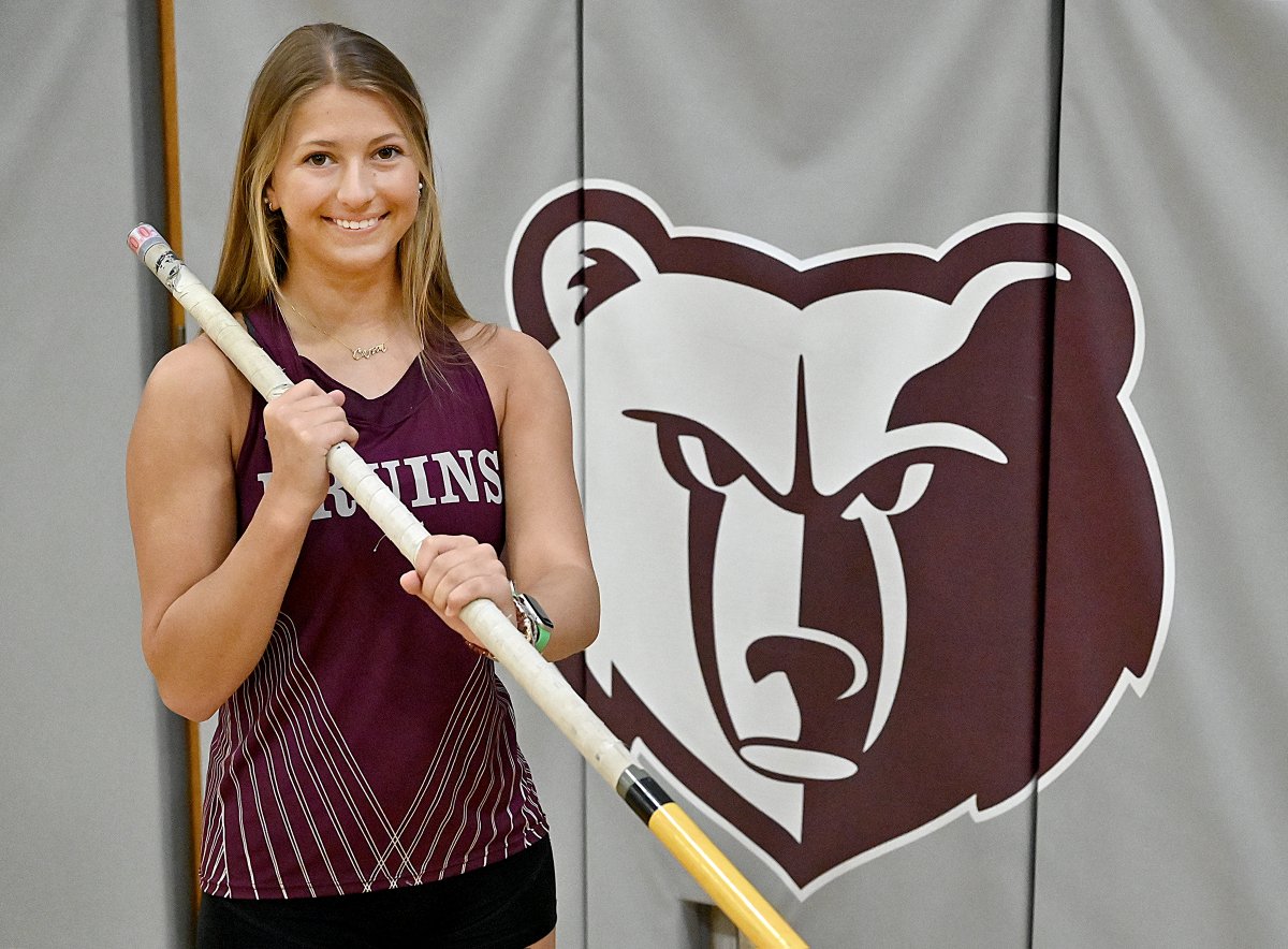 Broadneck pole vaulter Carson Boteler is the Capital Gazette indoor track and field Girls Athlete of the Year. Read about Carson and all the other first team All-County selections. capitalgazette.com/2024/04/21/all…