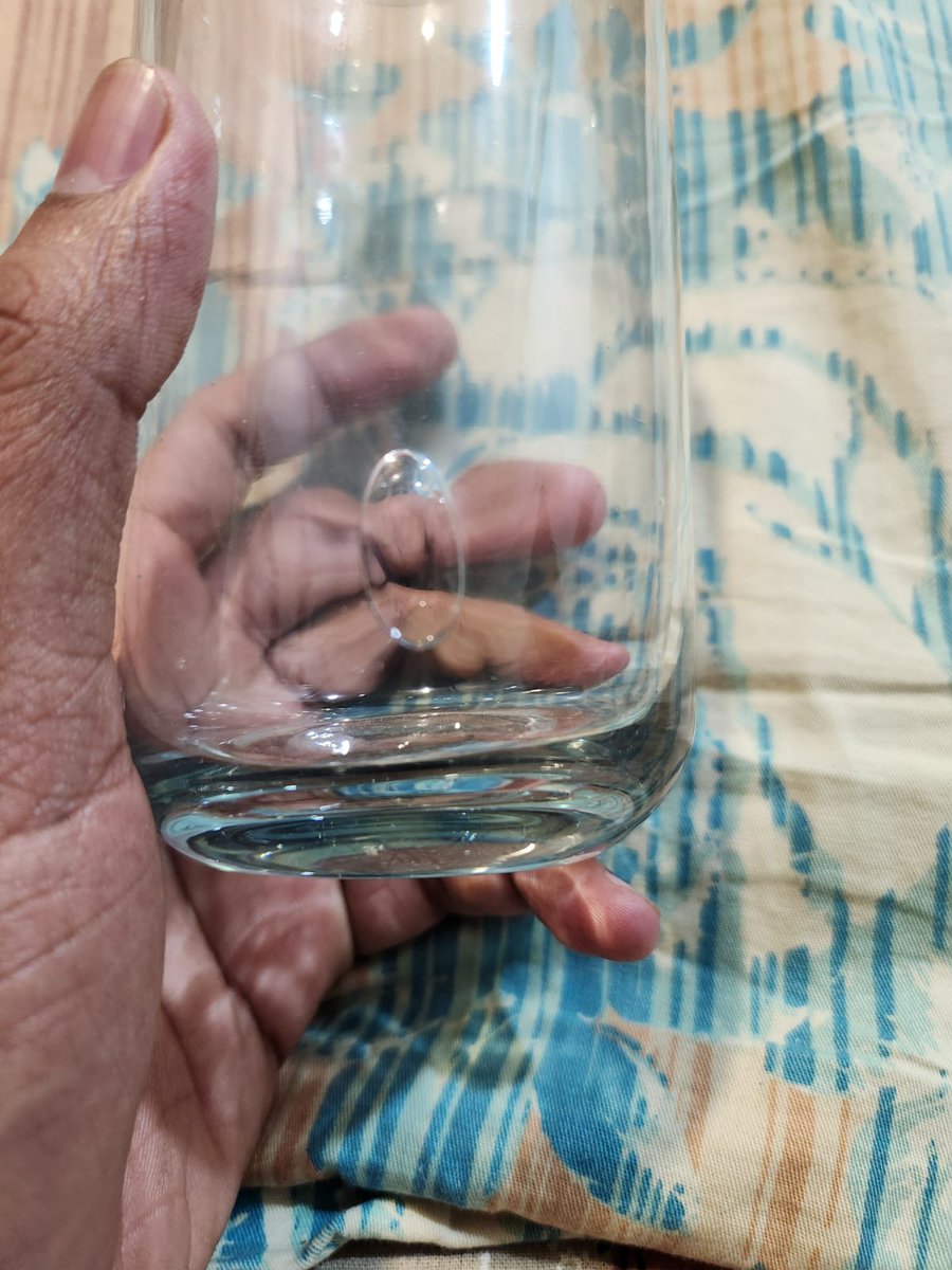 nanu146's tweet photo. @SwiggyCares  I have pathetic experience trying to talk to your support executive. I am trying to get refund for defective glass and paper straws. Swiggy Instamart Order number 172758923973931.
Go through chat I had with your agent you'll know what i mean. https://t.co/pwzLlIU70T