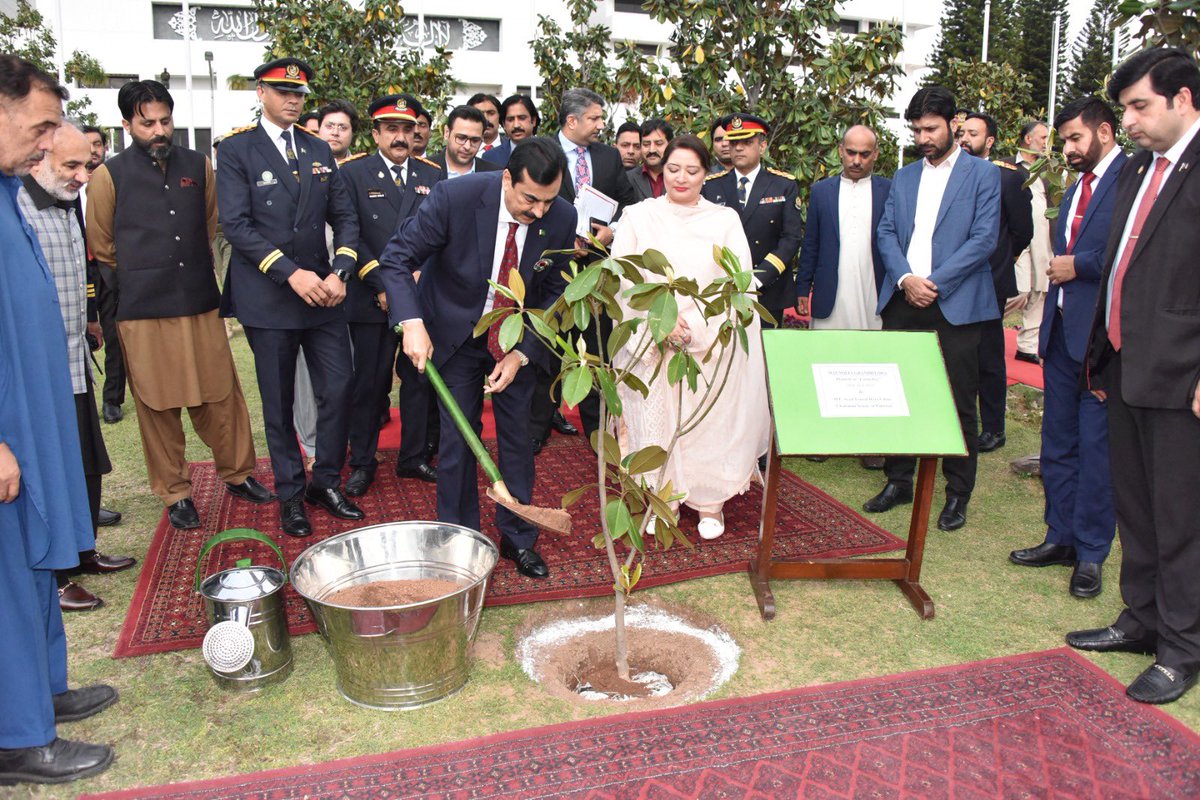 International Earth Day, Chairman Senate Syed Yousaf Raza Gillani and Coordinator to Prime Minister on Climate Change and Environmental Coordination Romina Khurshid Alam planted a sapling in the Lawns of the Parliament House. #PlanetvsPlastic @officesenate @RominaKAlam