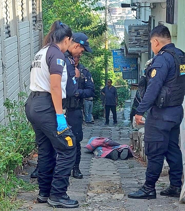 AHORA: Asesinan a mujer de 32 años en Cerro Corado, Amatitlán.