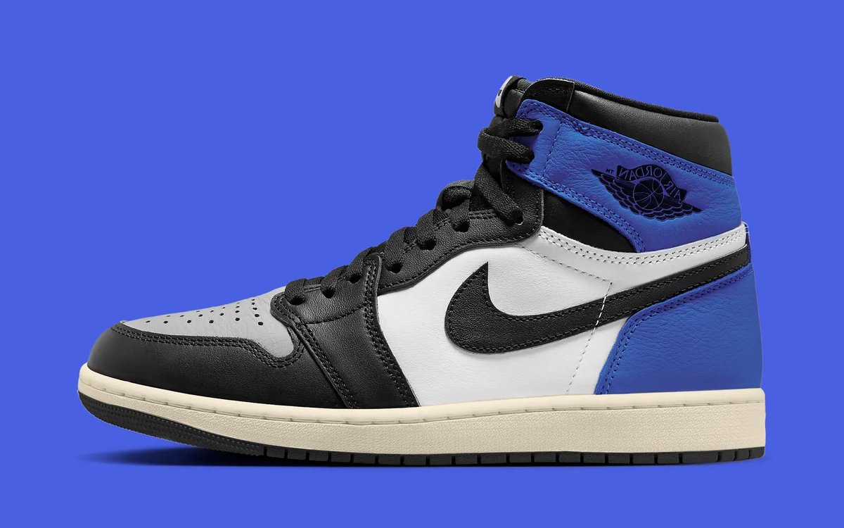 solechaser241's tweet photo. Air Jordan 1 High OG “DEEP ROYAL BLUE” 🥶 
Releasing Spring 2025 🔥
Retail $180 ✅
#sneakerdrop #drops #kotd #kicks https://t.co/VAhiPf4LcO