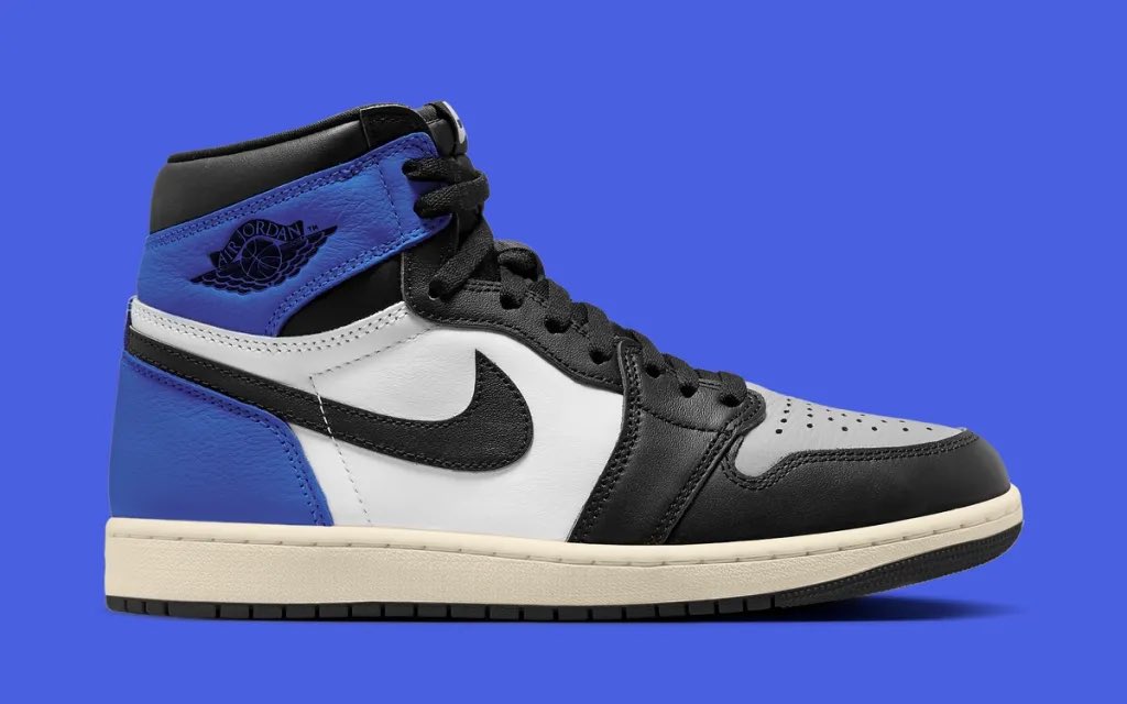 solechaser241's tweet photo. Air Jordan 1 High OG “DEEP ROYAL BLUE” 🥶 
Releasing Spring 2025 🔥
Retail $180 ✅
#sneakerdrop #drops #kotd #kicks https://t.co/VAhiPf4LcO