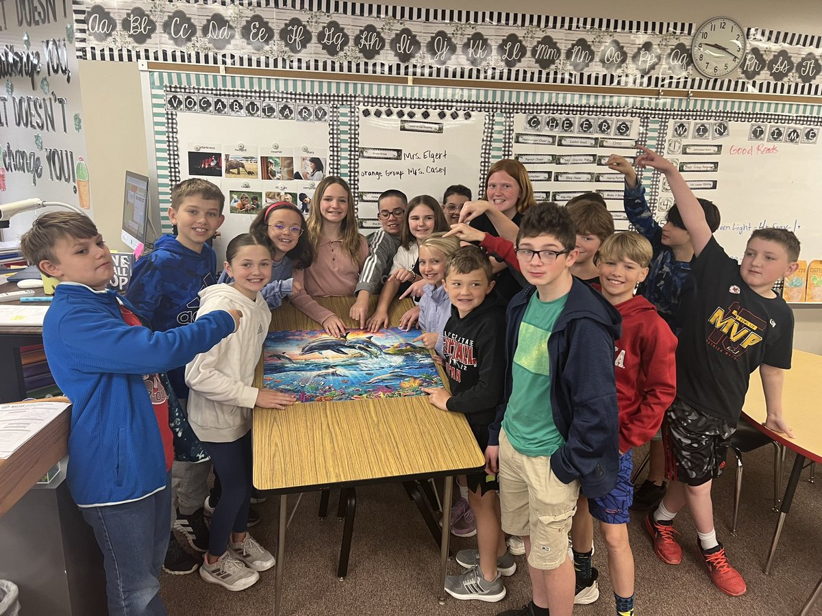 mrsthompson05's tweet image. Visual Spatial Puzzle Table complete!! There’s only one word to describe this accomplishment—TEAMWORK! #TeamWorkMakesTheDreamWork #visualspatial #puzzle