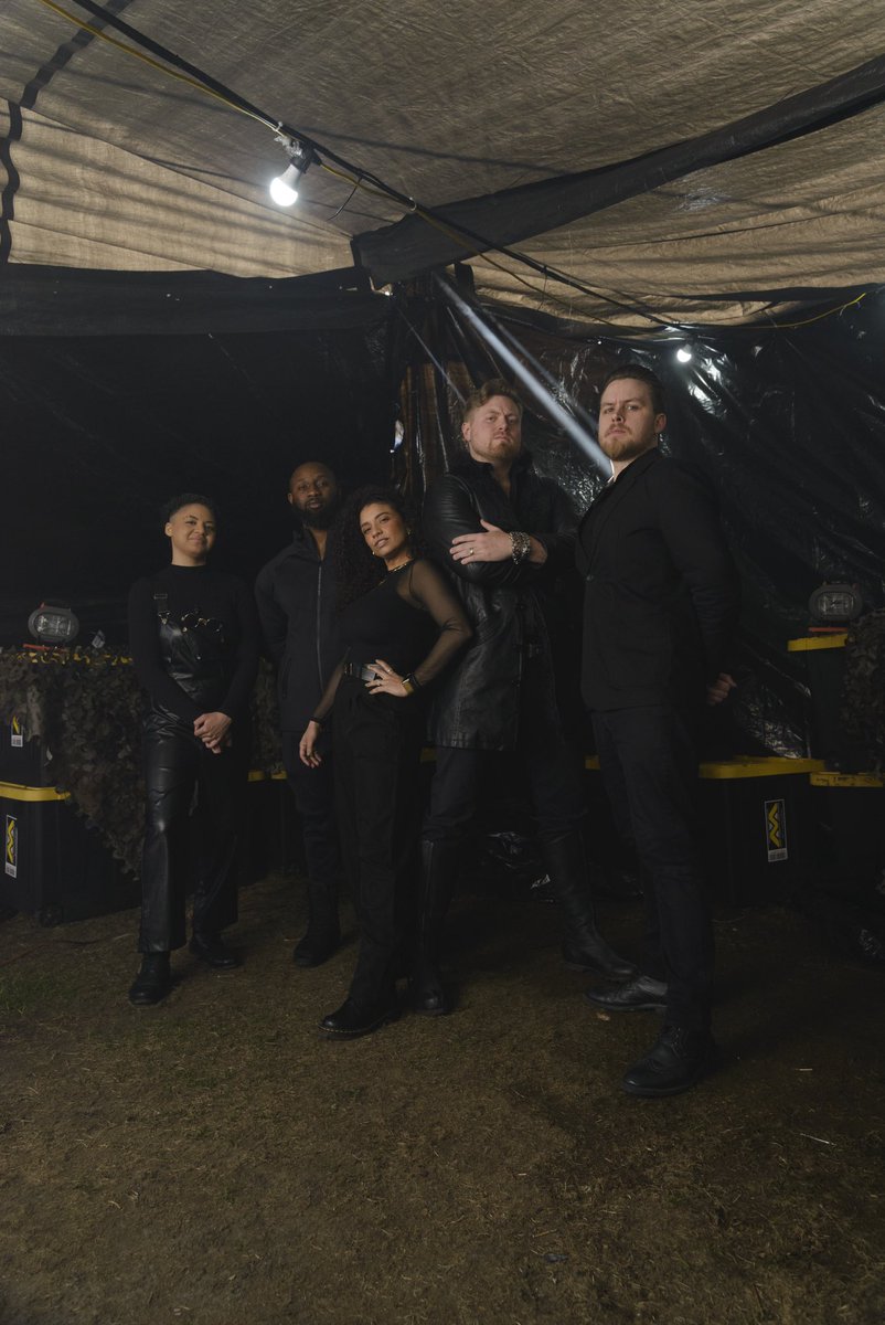 TrisRex's tweet image. The main cast of ALIENS: RESURGENCE (For The Hive). We’ll see you at! @c2e2 #trisrex #trisrexstudio #monstermaker #aliens #alien #xenomorph