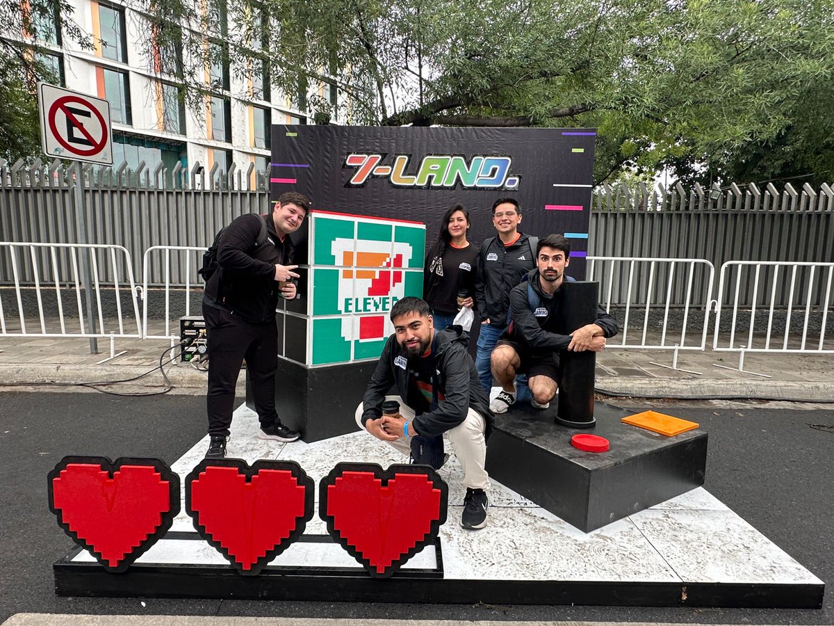 Richie14091's tweet photo. Ya de regreso a casa después del extraordinario evento de #7Land donde pudimos ver grande combates de Pokemon Go, así como celebrar toda la pasión que hay en México por los videojuegos
Felicitaciones enormes a @7ElevenMexico y @7ElevenGaming por la gran tremenda organización 👏 https://t.co/l77JcDRBp0