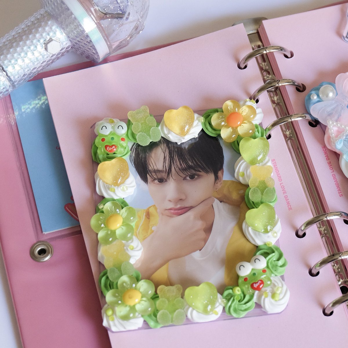 lullabydisco's tweet photo. Giving out caratbong deco / decoden toploaders! 💎 

세븐틴 상암콘 나눔
일시: 4월 27일 
인증: 티켓 / 캐럿봉
— 
Seventeen Follow Again to Seoul Giveaway 🩵🩷
Date: 27/04
How to get: Show ticket or caratbong! 

세븐틴 팔로우 서울 콘서트 
#SVT_TOUR_FOLLOW_AGAIN https://t.co/FMNr7JpdB1
