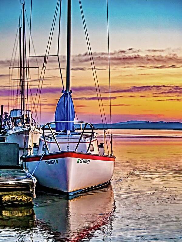 Petaluma River Sunrise fineartamerica.com/featured/petal… 
#PetalumaRiverSunrise #BillGallagherPhotography #BuyIntoArt #AYearForArt #PetalumaRiver #Sunrise #Sailboat #Dock #BillGallagher