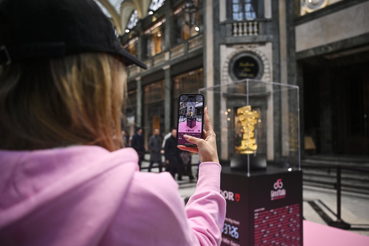 giroditalia's tweet photo. โฑ The countdown to the Grande Partenza starts today in Torino. ๐ The Trofeo Senza Fine and a special countdown by #TudorWatch will be exposed together at the Galleria San Federico
@regionepiemonte #PiemonteSport #viviiltuosport https://t.co/wpA5mXWGdf
