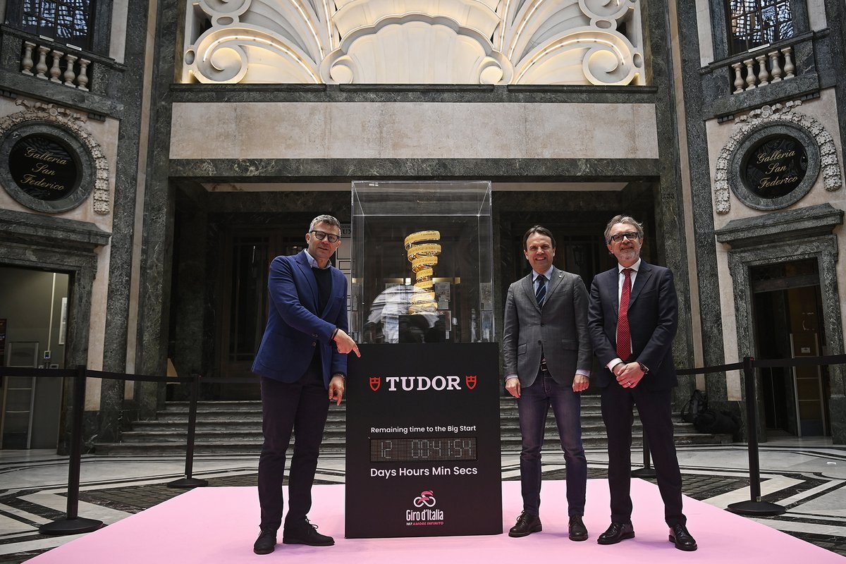 giroditalia's tweet photo. โฑ The countdown to the Grande Partenza starts today in Torino. ๐ The Trofeo Senza Fine and a special countdown by #TudorWatch will be exposed together at the Galleria San Federico
@regionepiemonte #PiemonteSport #viviiltuosport https://t.co/wpA5mXWGdf