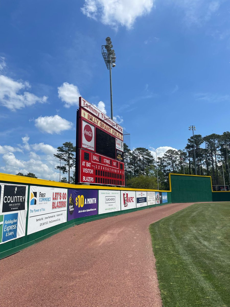 BurbankSportNet's tweet image. Happy #EarthDay! We hope you spend it on a field!🌎⚾

We finished up this netting project for @valdostastate recently and couldn't be happier with the finished product!

@BlazerAthletics
@BlazerNationBB

#AnotherBurbankNet #MadeInTheUSA #SportsNetting #BlazerNation
