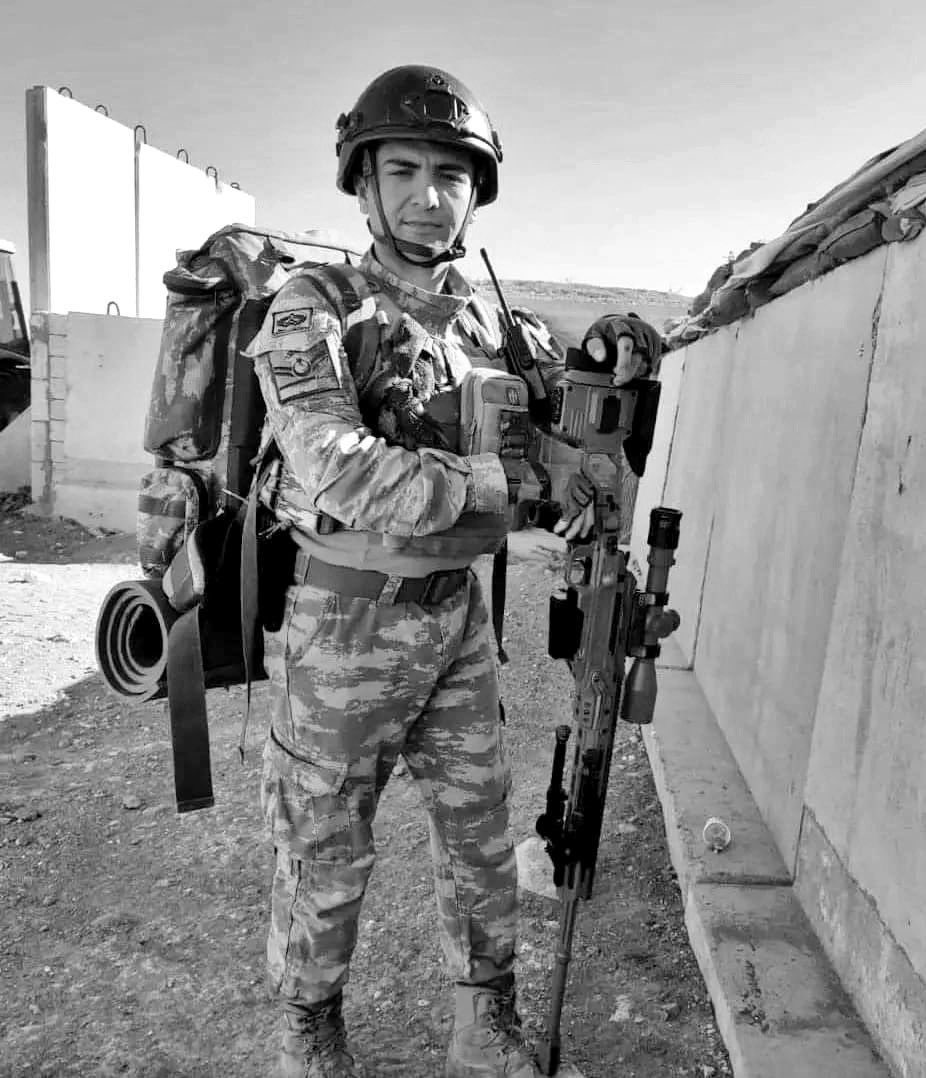 Irak'ın kuzeyinde kahraman askerimiz Piyade Uzman Çavuş Uğur Sazağan Şehit olmuştur. Türk milletinin başı sağ olsun. 🇹🇷 #Şehidimizvar #TürkçülerUnutmaz