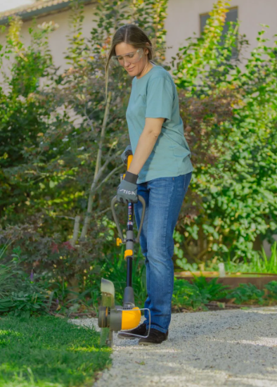 INTOUCH_RUGBY's tweet photo. Double the power for edging lawns! The GT 300e battery grass trimmer is the ideal solution for giving the perfect final touch to your lawn, in little time Stiga ... https://t.co/bcjRU8QKk9 ! Now Live https://t.co/mfuNWdJEhw ! #stiga #edgetrimmer #ad #battery https://t.co/HyKEy52Dbp