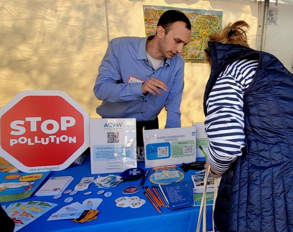 Thank you to everyone who stopped by the @EarthDayOrg #EarthDay 2024 Festival last weekend? Missed it? No problem! Access @EPA's website for information about our air and water programs all year round: 💨💧 epa.gov/environmental-…