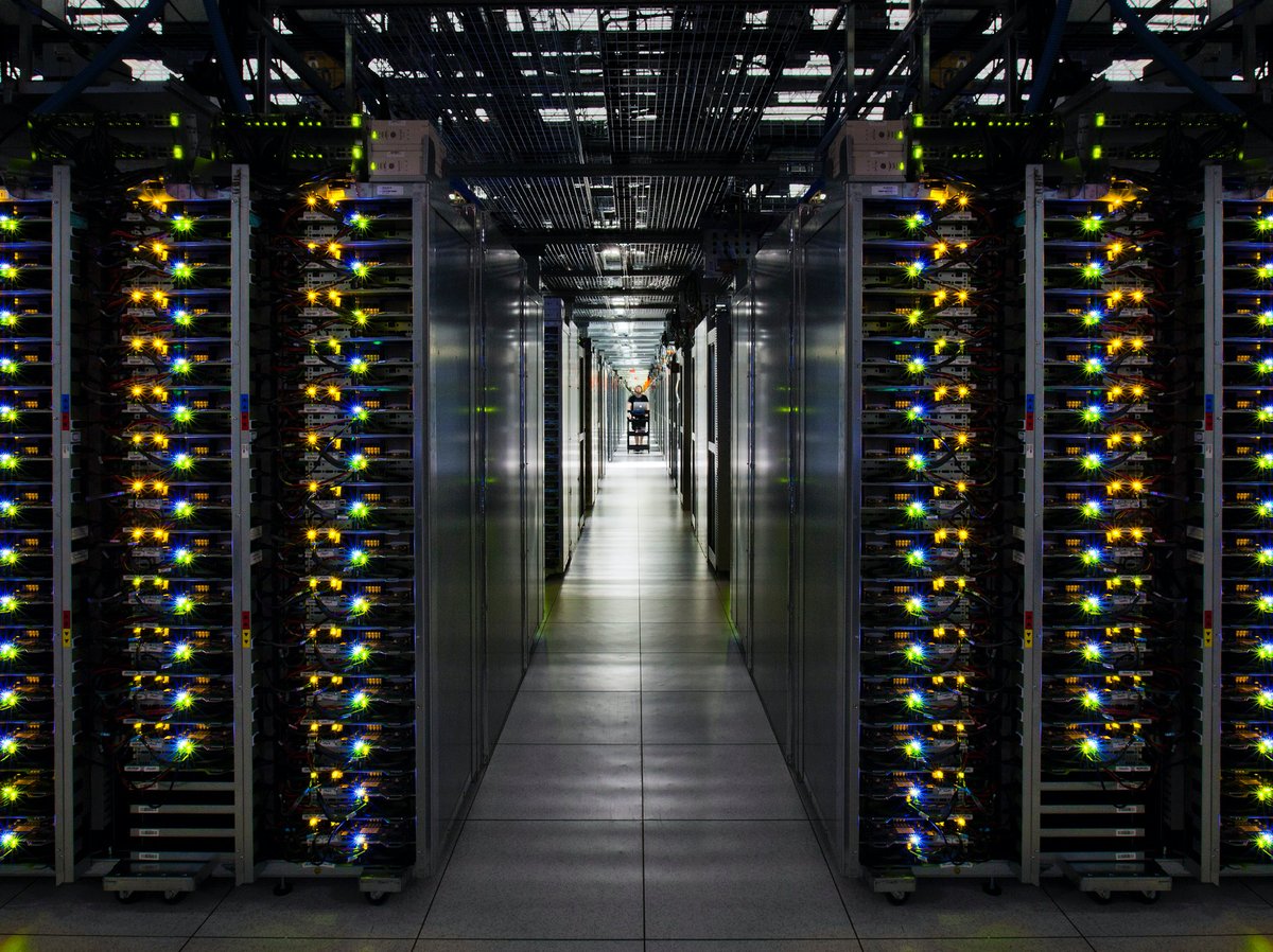 GoogleCloud_DE's tweet image. .@IPRally hat ihre eigene maßgeschneiderte ML-Plattform mit #GoogleKubernetesEngine und Ray als Schlüsselkomponenten aufgebaut. Das ermöglicht der intelligenten Patentrecherche-Plattform leistungsfähige explorative ML-Forschung und -Entwicklung. goo.gle/3QbS8vj