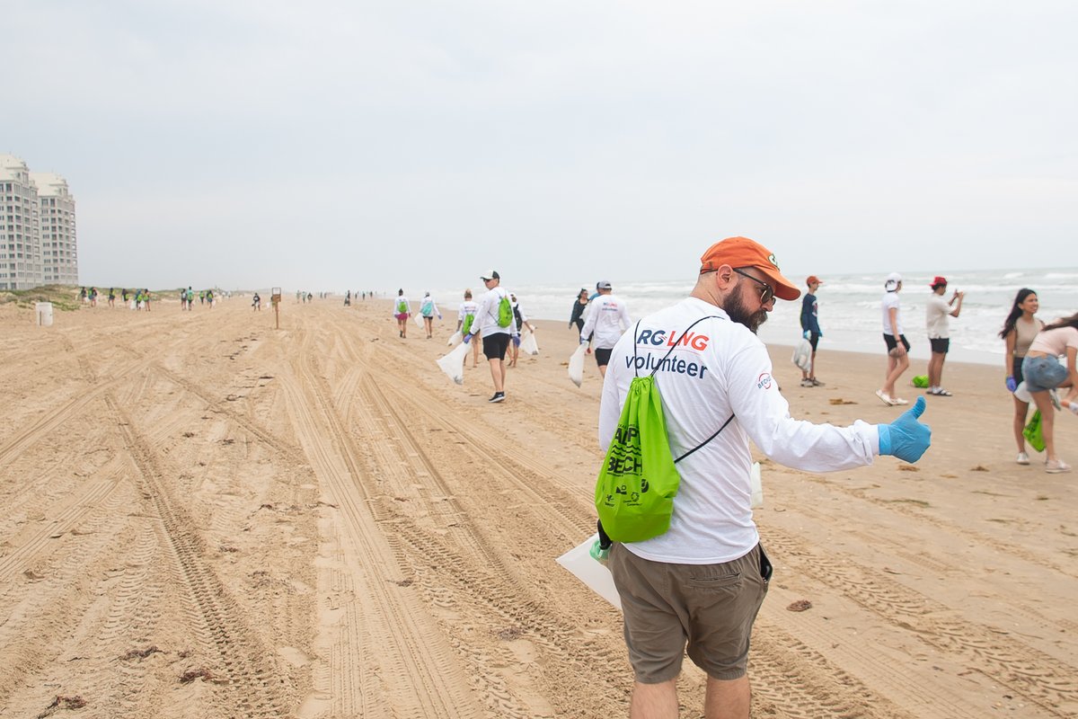 To commemorate #EarthDay, members of our #RioGrandeLNG team in Brownsville participated in the Texas Adopt a Beach Spring Cleanup on #SouthPadreIsland with members from @bechtel to help clean and maintain a beautiful South Texas beach. #GetInvolved #Cleanups #RGLNG #RGV