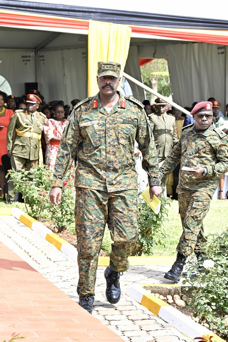 Niki Ukundira Umugaba Mukuru W'igabo za #UPDF @mkainerugaba