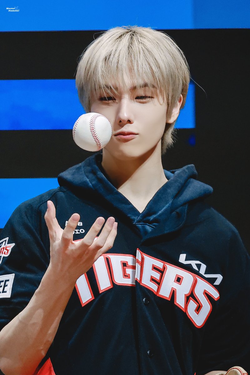 MasterhamsterJS's tweet photo. 240422 Ktown4u
야구선수 박지성⚾️
#지성 #JISUNG #박지성 #NCTDREAM https://t.co/EG5yf2WQpP