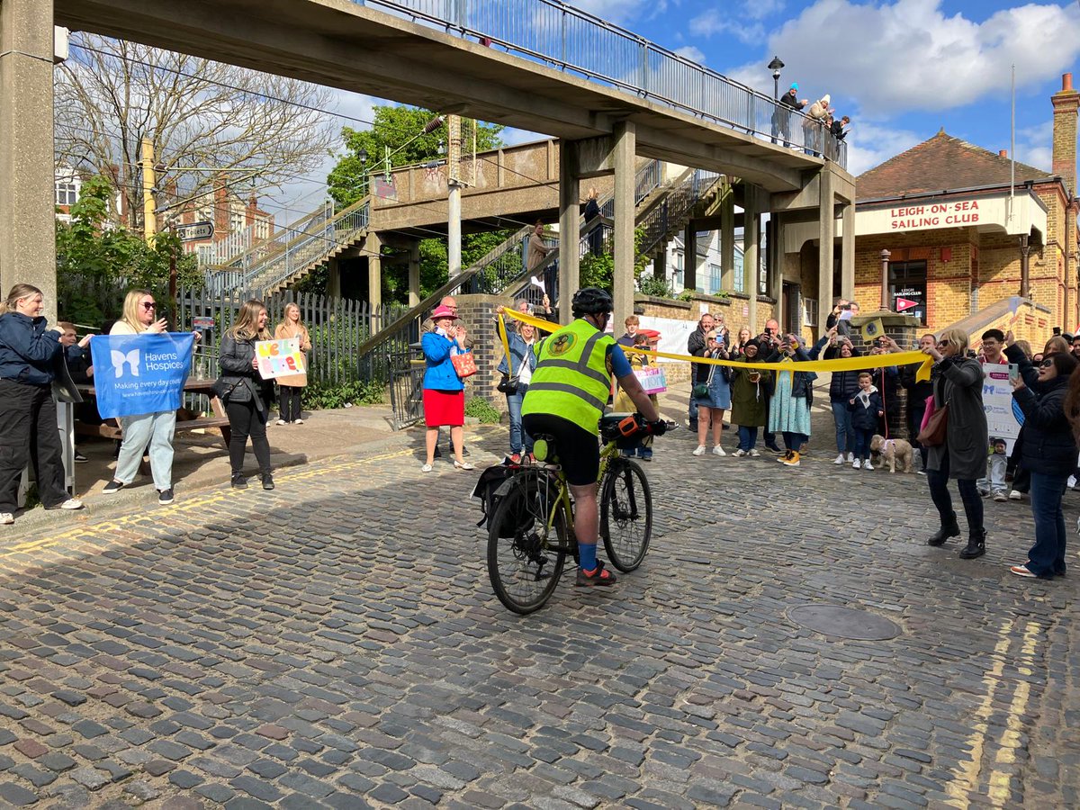 Huge congratulations to Simon Lambert @archiesduck who rode a massive 480 miles from Leith to Leigh to raise much-needed funds for multiple charities. 

Simon did the bike ride in memory of his son Archie who passed away aged just 5 after battling DIPG (Diffuse Intrinsic Pontine