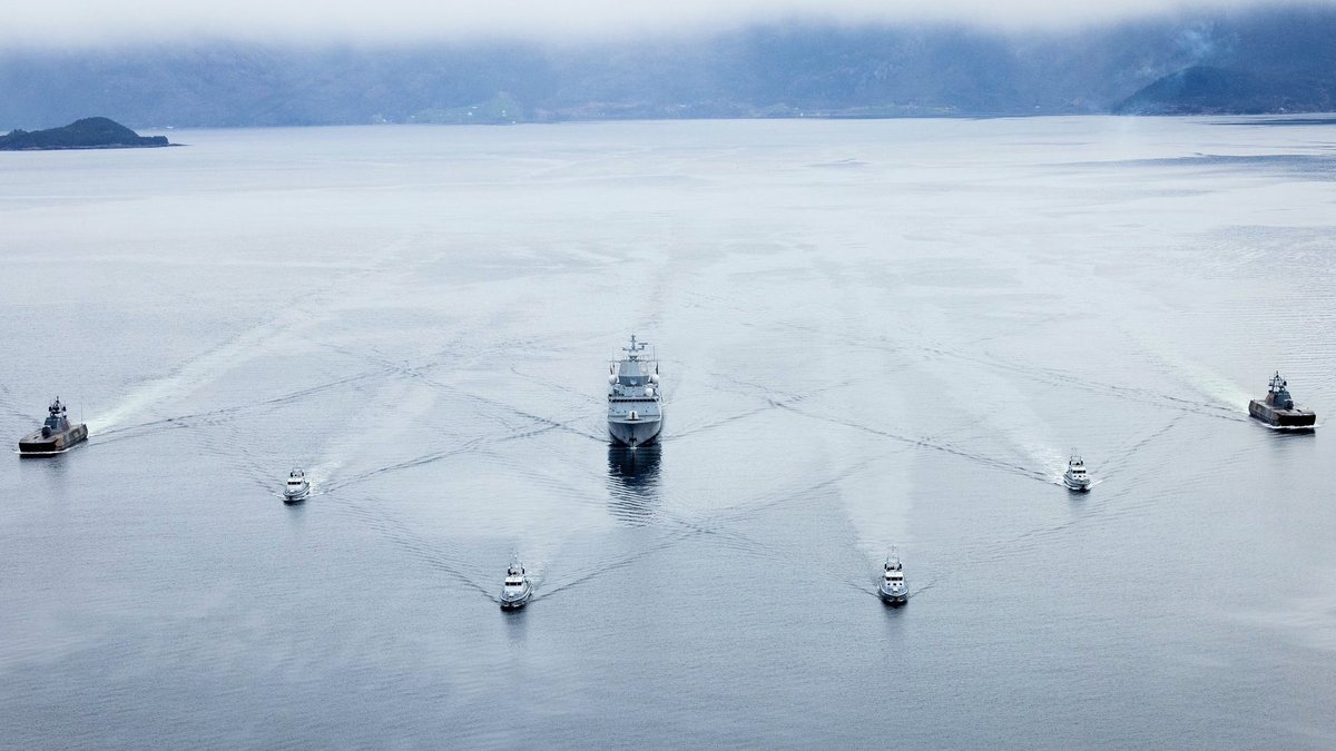 Exercise #TamberShield2024 🇳🇴🇬🇧PHOTEX @Forsvaret_no @815NAS @hms_blazer @HMSExploit @HMSTrumpeter @HMS_Biter