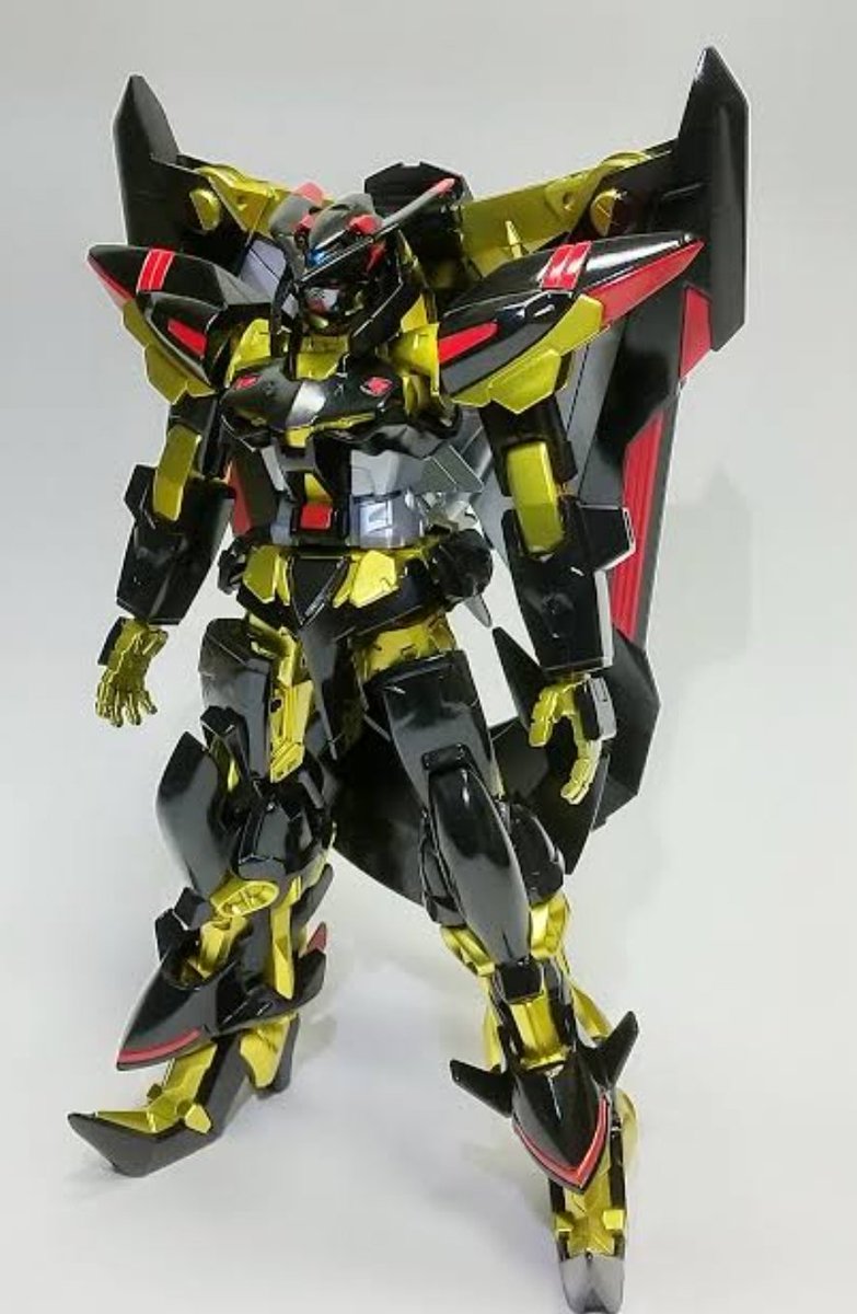 999999999999qqq's tweet photo. なんか似てるガンダムないかなって探してたらアストレイゴールドフレーム天とバンシィに似てる気がする👀👀

#STEPN
#STEPNadidas
#ガンダムアストレイ
#ガンダムUC 
#こじつけ https://t.co/zGsIsbpgAs