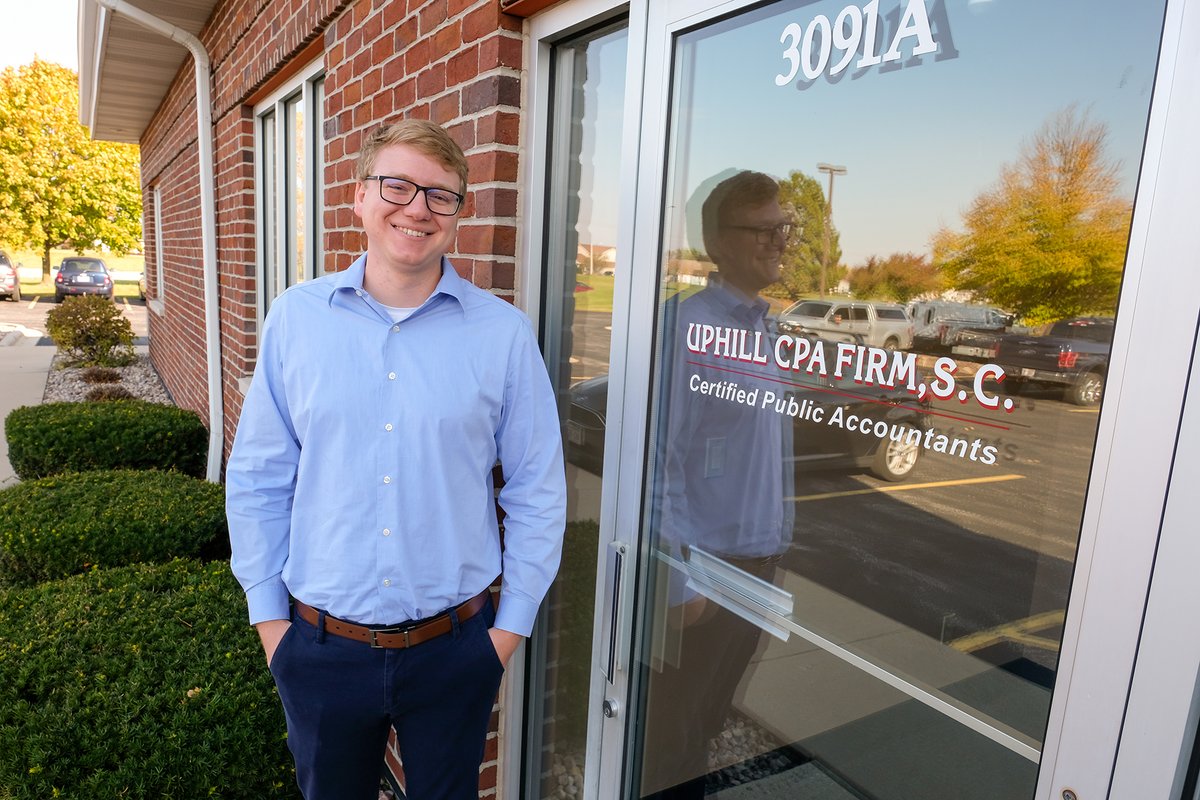 Meet the hard-working CSB students who are employed in their career fields and earning internship credit this Spring! Today, meet Owen Simonar at Uphill CPA Firm!

Read full story: instagram.com/p/C6EUGrbrtlw/…