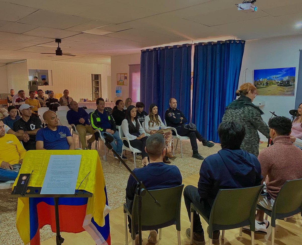 ConsColValEsp's tweet image. Conmemoramos el Día de Memoria y Solidaridad con las Víctimas del Conflicto Armado en un evento especial junto a la Asociación Villa Colombia en Castellón. Reafirmamos nuestro compromiso con la memoria histórica para garantizar la no repetición. 💛💙❤️
