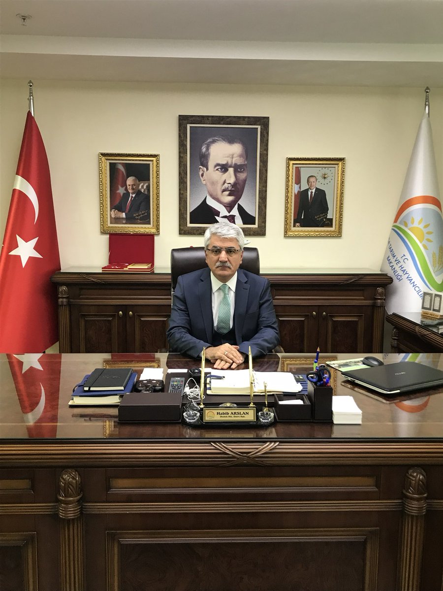 habibarslan63's tweet photo. Hakk’a ve Halka hizmet düsturuyla uzun yıllar sürdürdüğüm Memuriyet görevinden emekli olmuş bulunmaktayım.

Her son yeni bir başlangıçtır şiarıyla, Urfamıza hizmete Bismillah diyerek, yeni bir istikamet çiziyoruz.

Bu kutlu yolda değerli hemşerilerimin dua ve desteğine talibim! https://t.co/5IPfcxk7W3