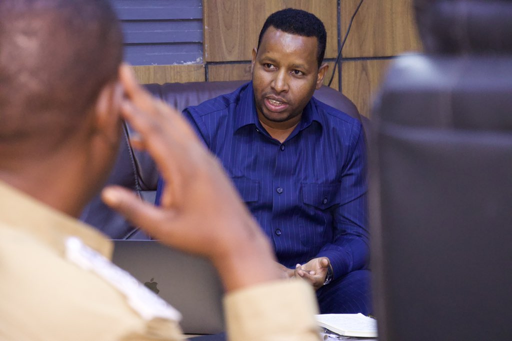 bkyare2020's tweet photo. Finally, I have briefed the force on the plans, and the ongoing efforts of the Ministry of Transportation and Civil Aviation to digitize its services and pledged our full support in building the human and technical capacity of the Somali Traffic Police. https://t.co/wOBhu5ysmr