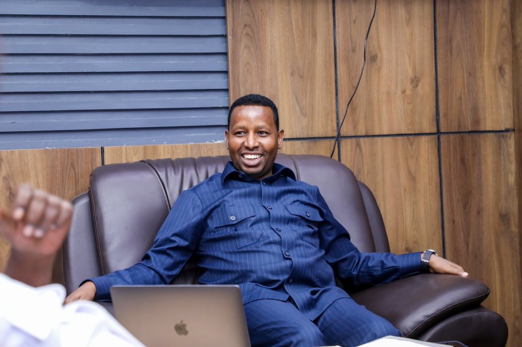 bkyare2020's tweet photo. Finally, I have briefed the force on the plans, and the ongoing efforts of the Ministry of Transportation and Civil Aviation to digitize its services and pledged our full support in building the human and technical capacity of the Somali Traffic Police. https://t.co/wOBhu5ysmr