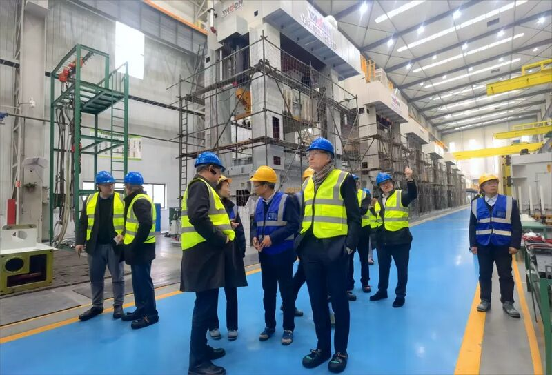 ANDRITZ_Schuler's tweet photo. The general managers of Schuler Group’s various divisions recently visited Yangduan with Dr. Joachim Schönbeck. This visit offers valuable insights into the market situation, #development opportunities and potential partnerships in Yangduan. 
#Schuler #FormingTheFuture #Andritz https://t.co/qeaX9tbYwh
