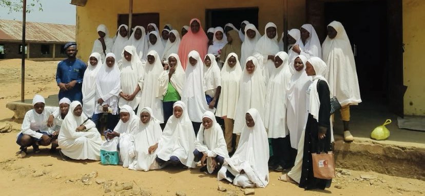 SRHINAfrica's tweet photo. SimbiHealth Women Leader and their group conducted an advocacy visit to Gwargwada community’s secondary school, aiming to raise awareness among students about #menstrualhygiene. 

They provided sanitary pads to the students and facilitated discussions on menstrual hygiene, personal care, and managing menstrual cycles. 

Additionally, they instructed students on the proper usage of sanitary pads, including reusable and disposable options.

#menstrualhealth #menstrualhygiene #menstruation #personalhygiene #personalhygienecare #srhinafrica #healthequity “