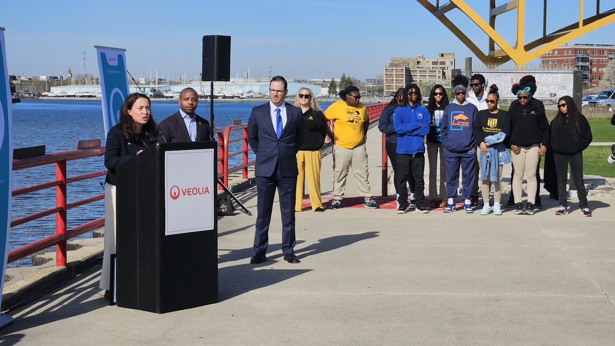 Veolia_NA's tweet photo. From the birthplace of #EarthDay, Wisconsin, to the forefront of environmental innovation, we're thrilled to announce @Veolia's #Ecofactory initiative, and happy to be joined by the @CityofMKE and @MMSD_MKE celebrating their achievements thus far. https://t.co/iGouElnhU6