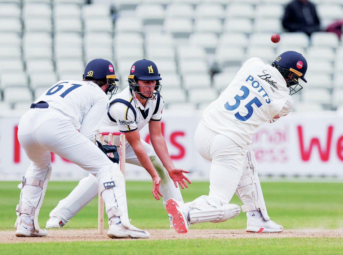 𝗕𝗘𝗡 𝗚𝗔𝗥𝗗𝗡𝗘𝗥 'This season the points on offer for a draw have been restored to eight after a season down at five...and it remains to be seen how wise that decision is' | Our new columnist reflects on the opening rounds of the season👇👇👇 thecricketpaper.com/features/colum…