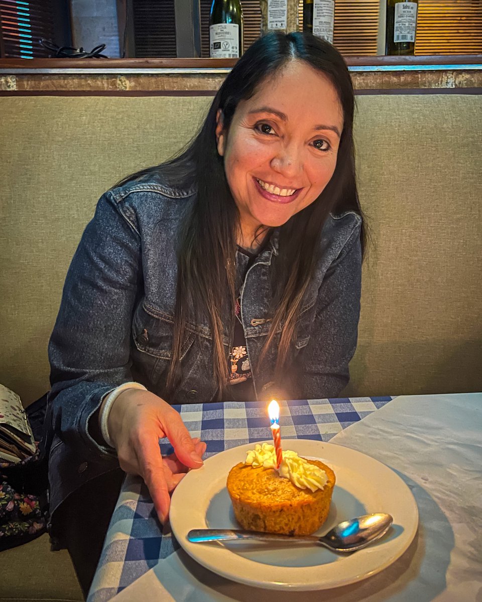 HiramLeiva's tweet photo. Qué orgullo decir que eres mi esposa.
Eres una mujer extraordinaria. Te amo.
Feliz cumple @alejdeleiva https://t.co/FHp7noNzQq