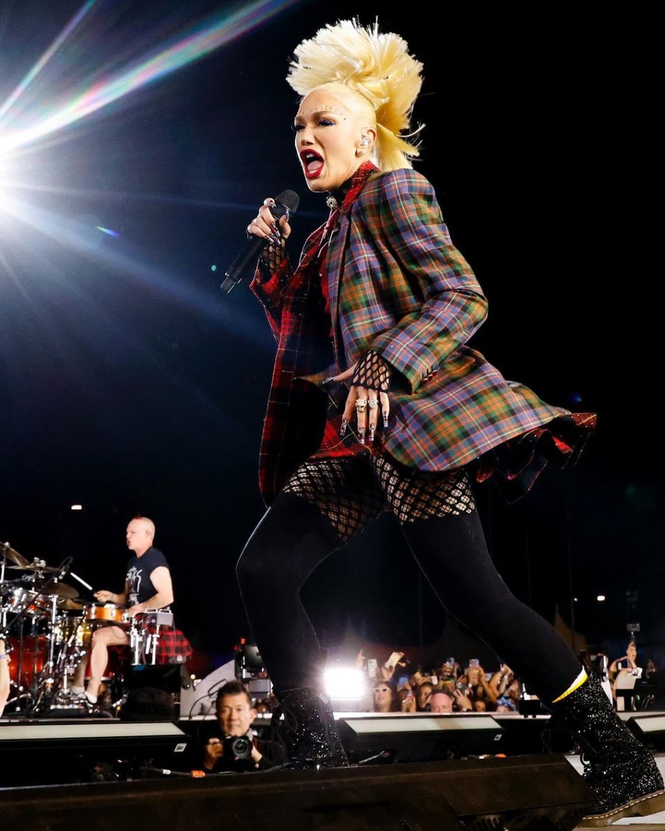 Rocking the stage at @coachella 2024! 🎤Gwen Stefani stole the show in @Roberto_Cavalli Couture by @faustopuglisi , a magical mix of tartan patchwork and jaguar print on a mini jumpsuit and blazer✨ #CoachellaFashion #Fashion #FashionStyle #CoachellaOutfit #CoachellaStyle #NYSG