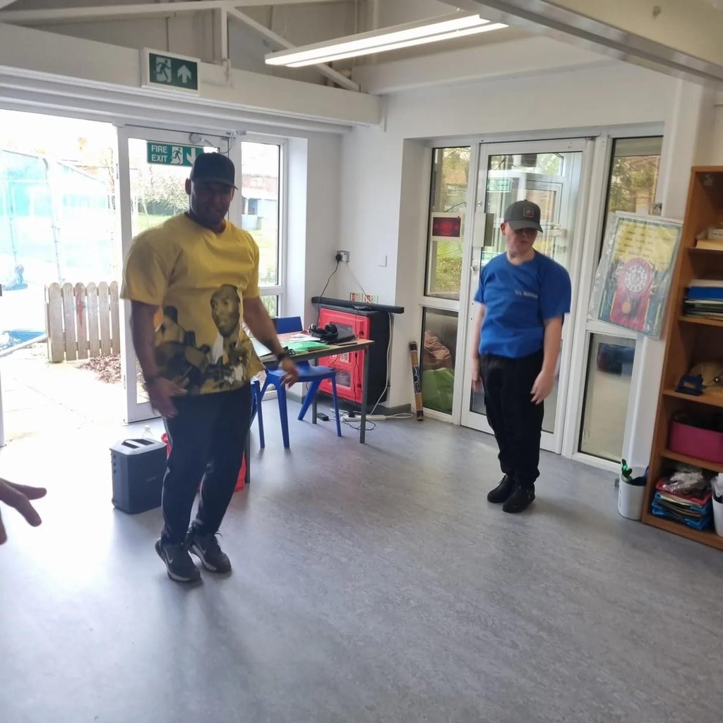 migueldoforo's tweet photo. Great to be back delivering education through dance and creativity today for @kellielawton01 @Newhorizonscic on the Wirral today, loving the new space #wealllearnindifferentways ππβοΈ https://t.co/SdRSZCfr3P