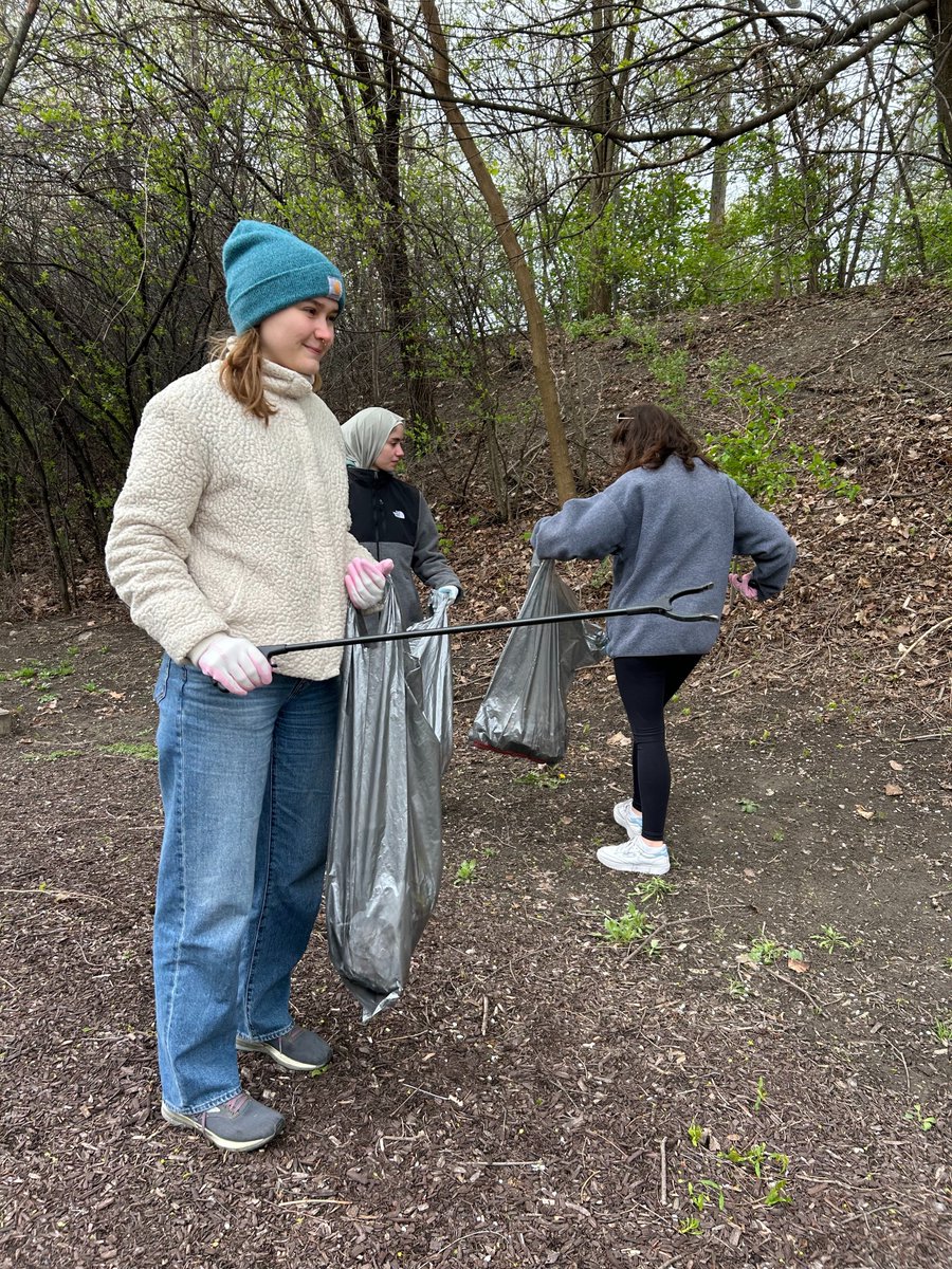 Dr. Clara G. Zundel 🧠 (@clarazundel) on Twitter photo 🌎Happy Earth Day!🌎 <a href="/wsuthinklab/">WSU THINK Lab</a> volunteered to help clean up the Dequindre Cut <a href="/DetroitRvrfrnt/">Detroit Riverfront</a> in Detroit! Keeping a healthy & clean environment can help create, maintain, and sustain healthy brains!🧠 #EarthDay2024 #EnvironmentalHealth #neuro #NeuroAdvocate #sustainable 🌎Happy Earth Day!🌎 <a href="/wsuthinklab/">WSU THINK Lab</a> volunteered to help clean up the Dequindre Cut <a href="/DetroitRvrfrnt/">Detroit Riverfront</a> in Detroit! Keeping a healthy & clean environment can help create, maintain, and sustain healthy brains!🧠 #EarthDay2024 #EnvironmentalHealth #neuro #NeuroAdvocate #sustainable