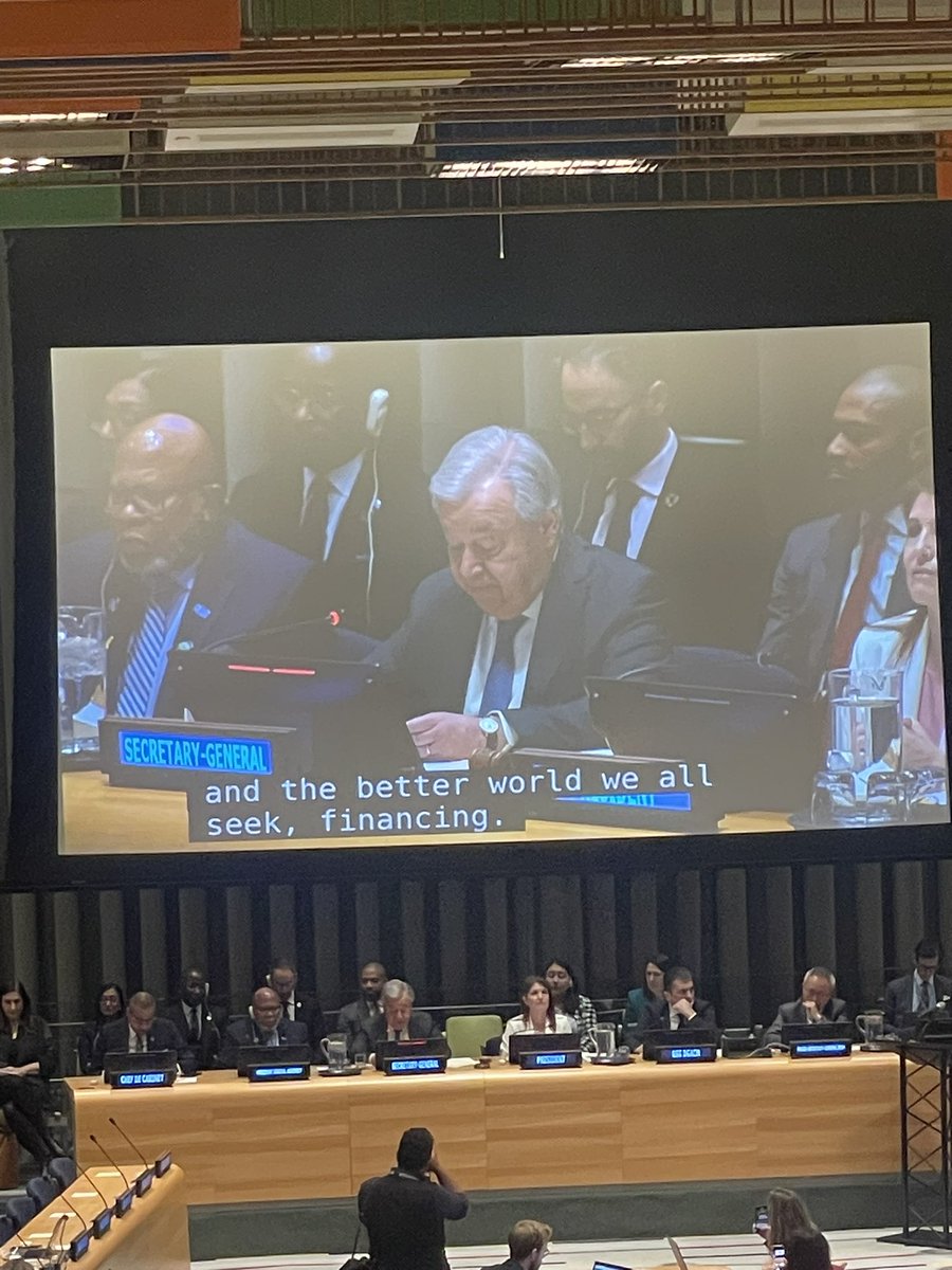 - Penger flyter i feil retning ut av land som trenger det mest, sier FNs generalsekretær @antonioguterres og etterlyser grunnleggende endringer i finansarkitekturen. #FfDForum er igang!#Fin4Dev #GlobalGoals #CancelTheDebt