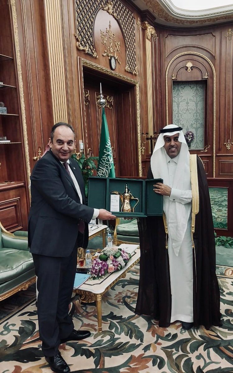 Στη φιλόξενη Σαουδική Αραβία και το Ριάντ, συναντήθηκα με τον Αντιπρόεδρο του Συμβουλίου της Shura του Βασίλειου της χώρας, Δρ. Mishaal Mohammand Alsulami, όπου επιβεβαίώσαμε τις σταθερά εξαιρετικές σχέσεις των δύο χωρών σε στρατηγικό επίπεδο. 🇬🇷🇸🇦 @shuraCouncil_SA @SPAregions