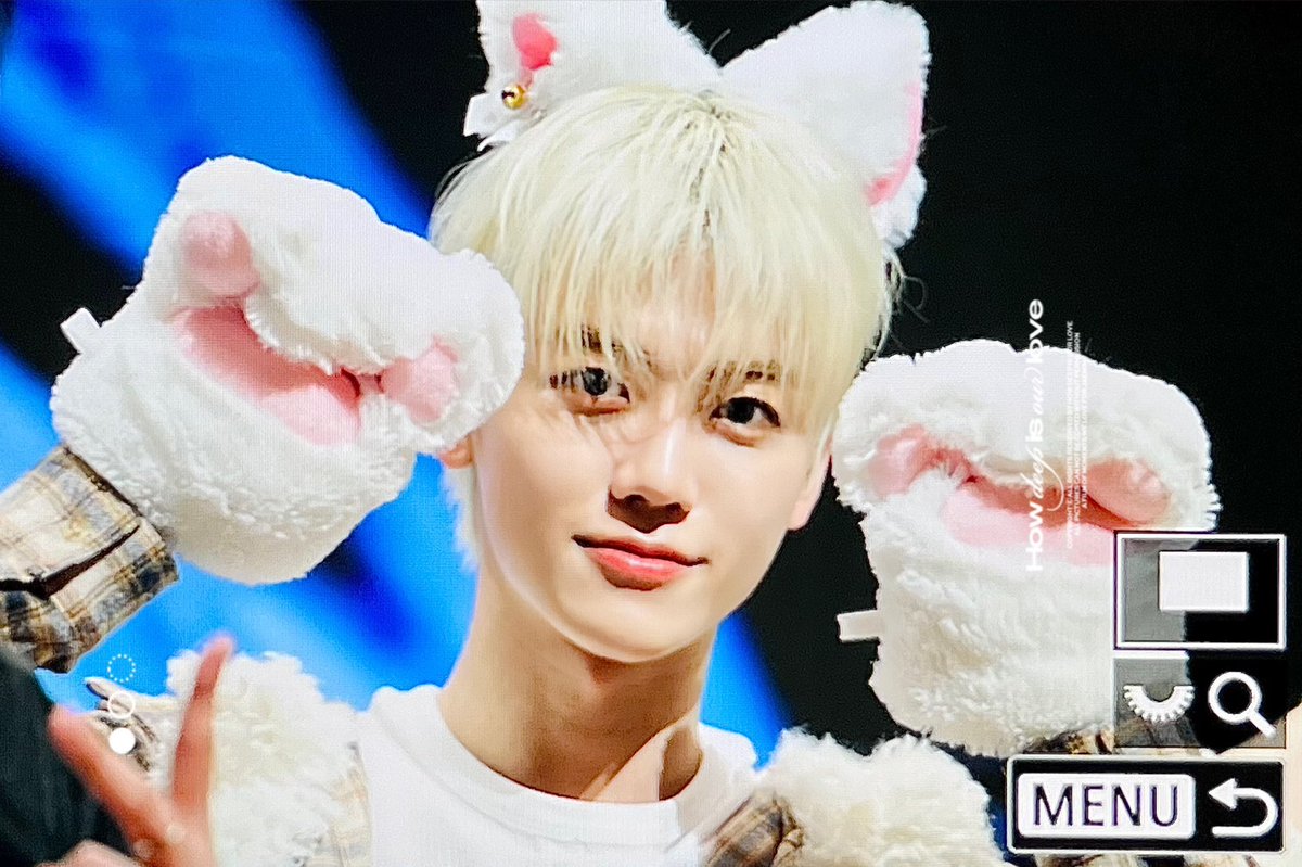 ErrorCode_0813's tweet photo. 내가 퍼질러 자고있으면 알아서 트레이*스까지 잼벅잼벅. 걸어가서 야무지게 대파랑 삼겹살 등등 사서 장바구니에 담고 다시 잼벅잼벅. 걸어온 다음 우리집 초인종 띵동 눌러갖고 인터폰 보면 나냥이 왓더염하고 냥냥삥뽕 하는거임 엌ㅋ https://t.co/A3NWmS8ybL