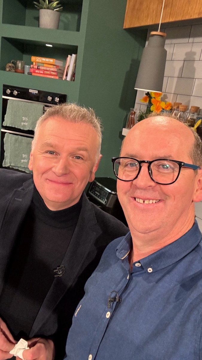 We are in the kitchen Monday smiles and leftover chicken from my Sunday roast being used up in todays dish Tune in to @daithi_ose & myself now soon on @RTEToday on @RTEOne