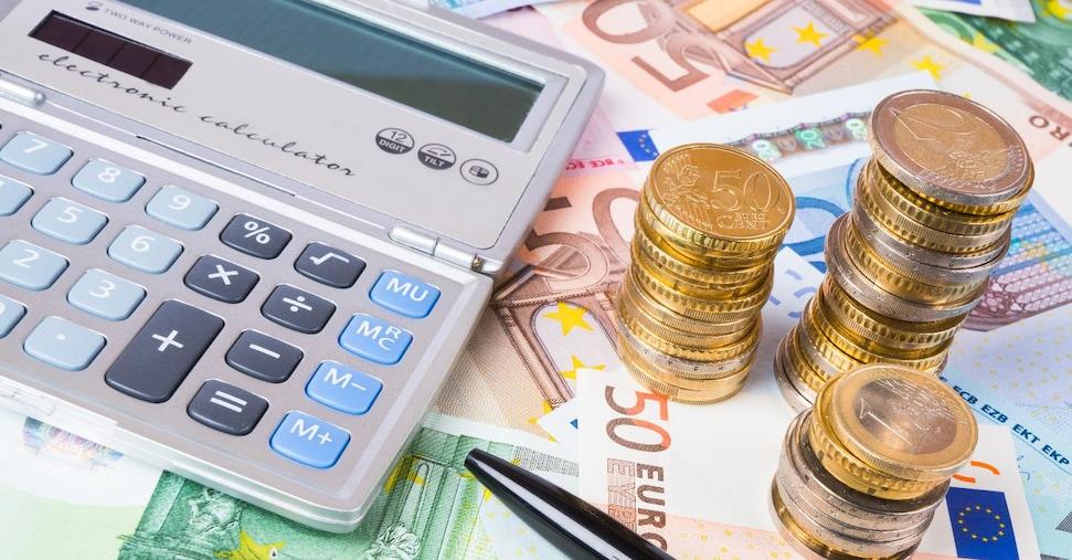 🔸Def superato dalla realtà: l’Istat alza il deficit 2023 dal 7,2 al 7.4% con 4,65 miliardi di indebitamento extra. ilsole24ore.com/art/def-supera…